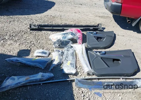 2016 Volvo Xc60 T6 Platinum z USA, uszkodzony, nr VIN YV4902RM3G2792925